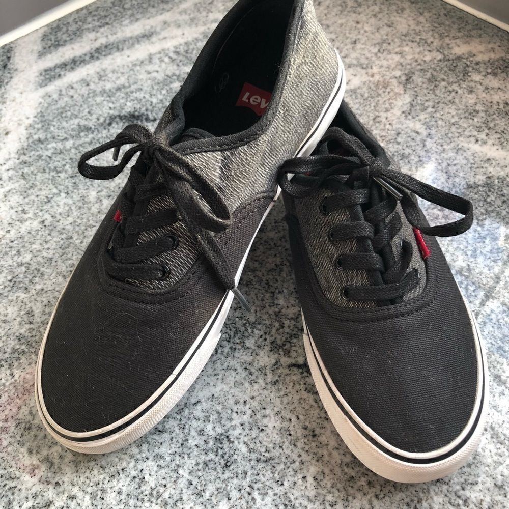 Mens Levis Strauss Black Canvas Shoes size 5